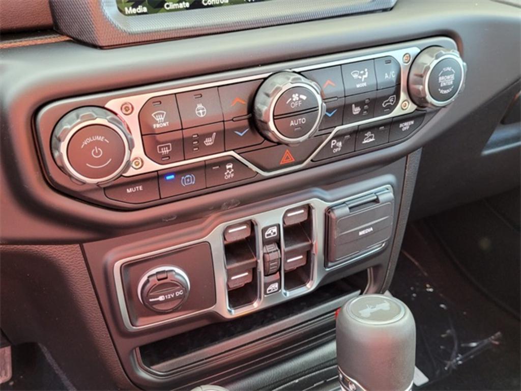 2023 Jeep Wrangler Sahara 4xe photo