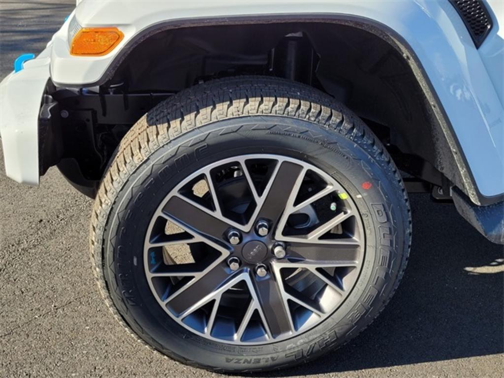 2023 Jeep Wrangler Sahara 4xe photo