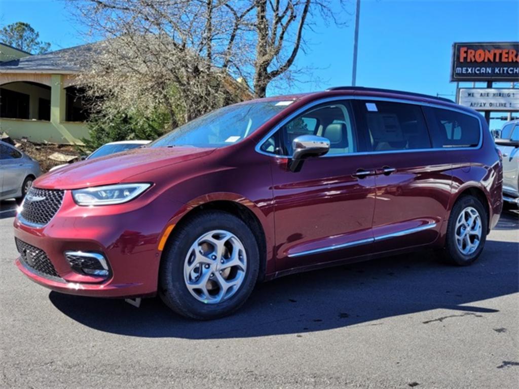 2023 Chrysler Pacifica Limited photo