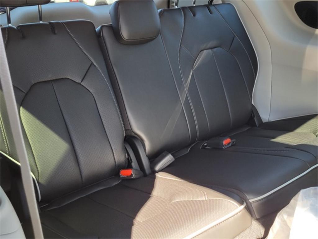2023 Chrysler Pacifica - $52,337