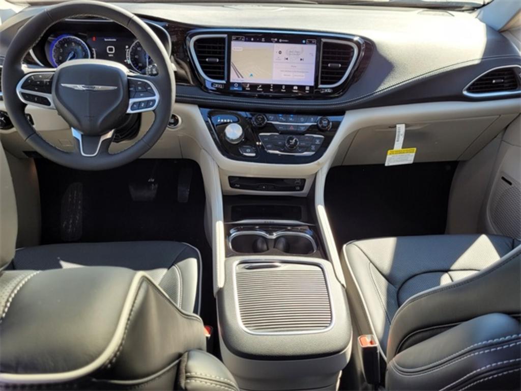 2023 Chrysler Pacifica - $52,337