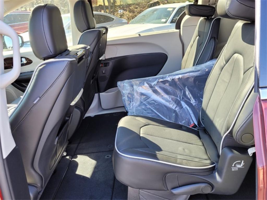 2023 Chrysler Pacifica - $52,337