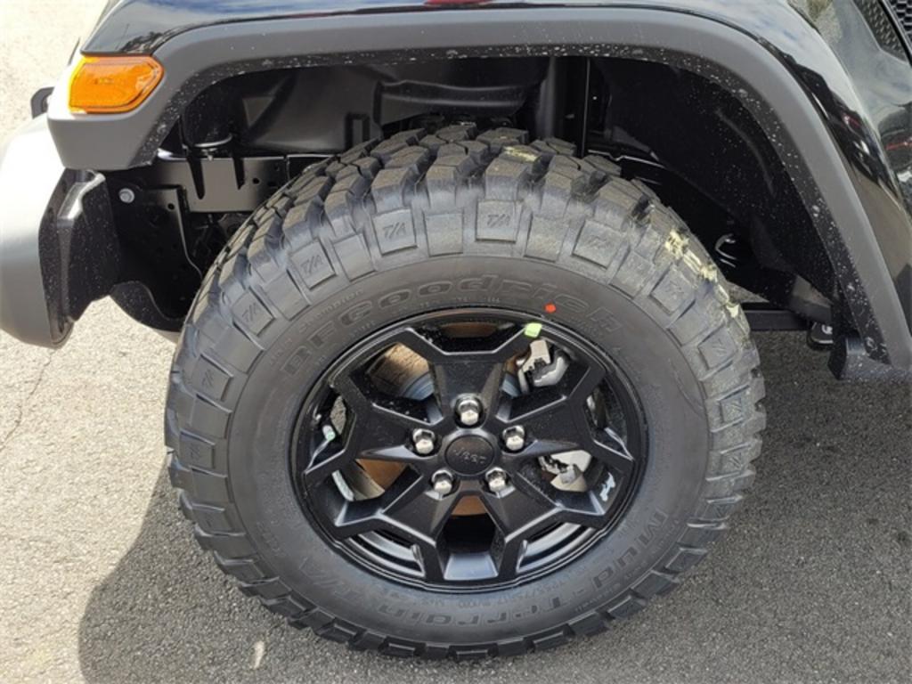 2023 Jeep Gladiator - $47,541