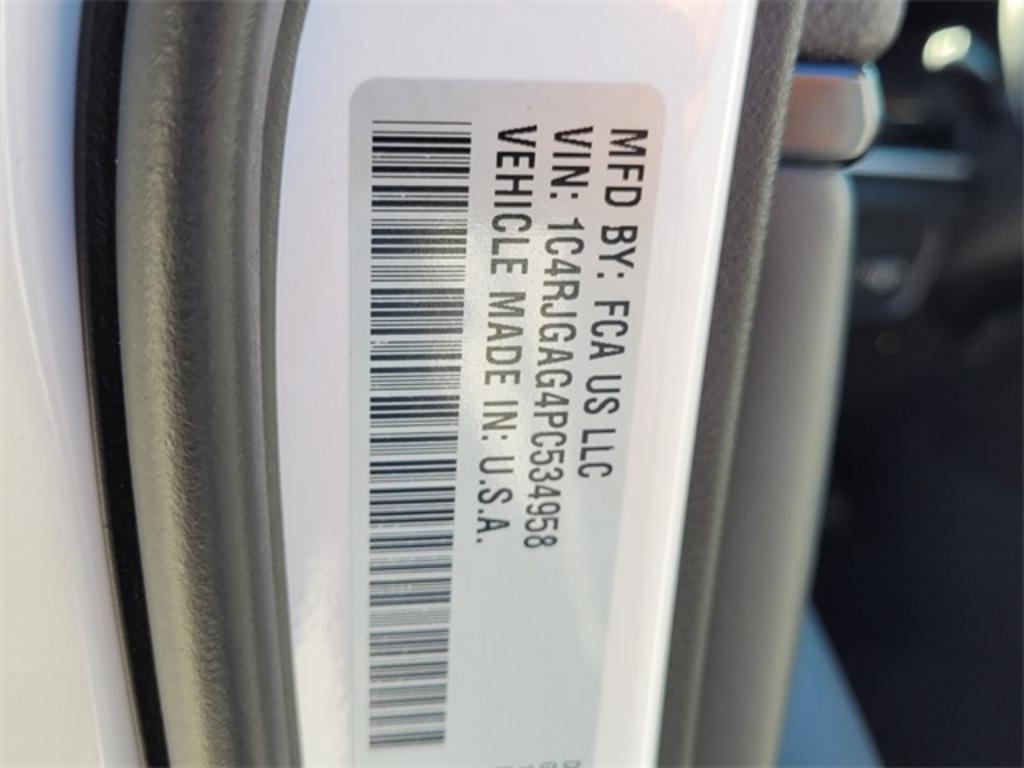 2023 Jeep Cherokee - $37,545