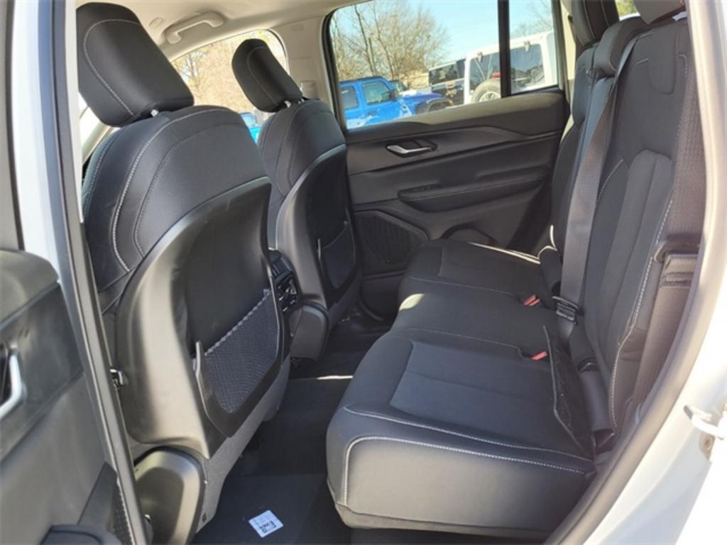 2023 Jeep Cherokee - $37,545