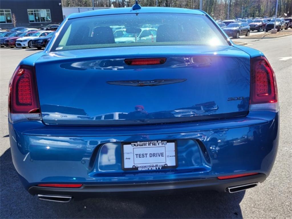 2023 Chrysler 300 - $36,476