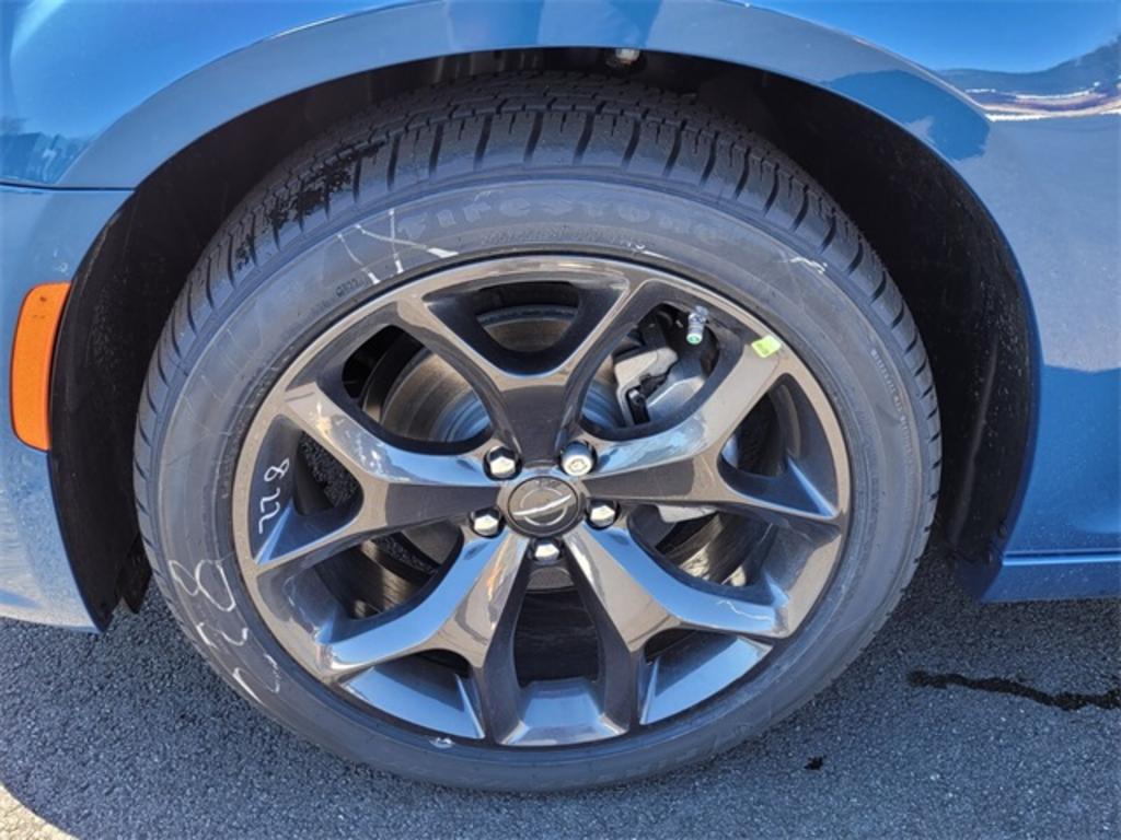 2023 Chrysler 300 - $36,476