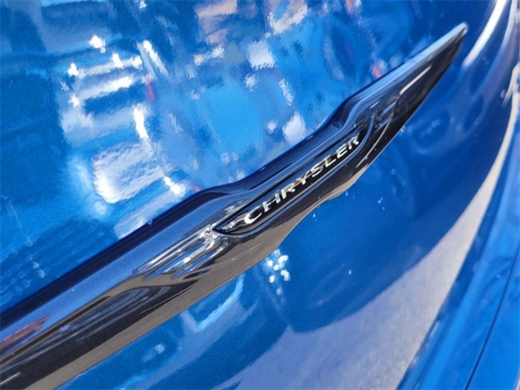 2023 Chrysler 300 - $36,476