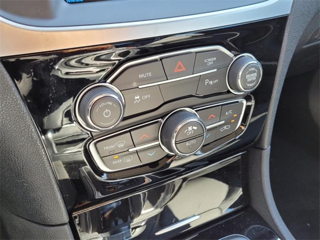 2023 Chrysler 300 - $36,476