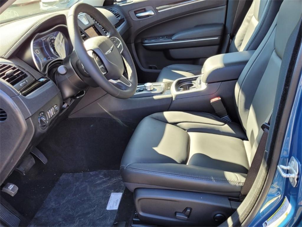2023 Chrysler 300 - $36,476