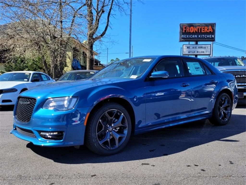 2023 Chrysler 300 - $36,476