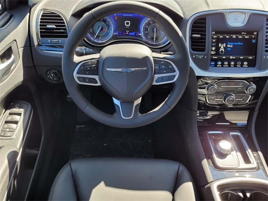 2023 Chrysler 300 - $36,476