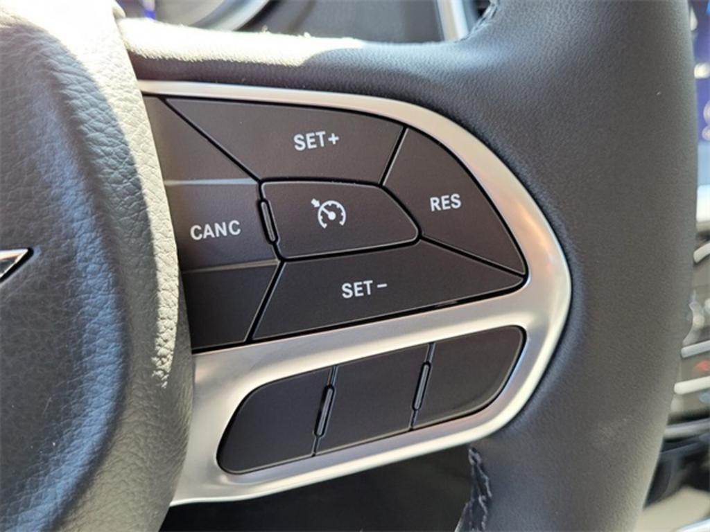 2023 Chrysler 300 - $36,476