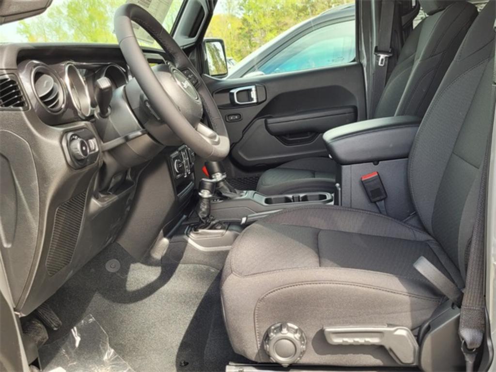 2023 Jeep Wrangler - $47,197