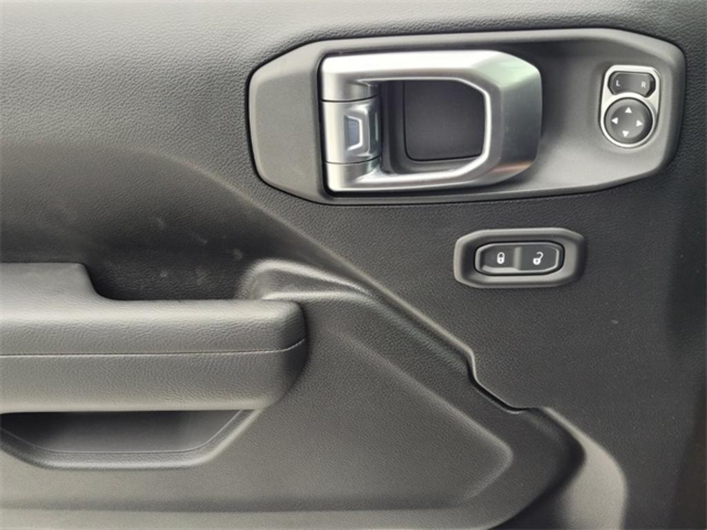2023 Jeep Wrangler - $53,976