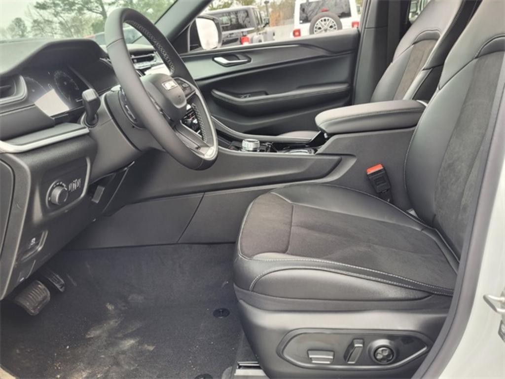 2023 Jeep Cherokee - $45,858
