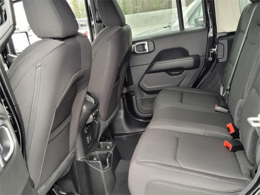 2023 Jeep Wrangler - $52,016