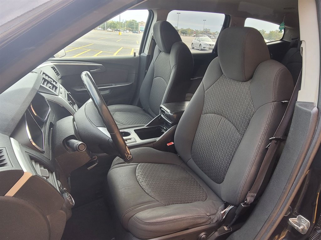 2010 Chevrolet Traverse LT photo