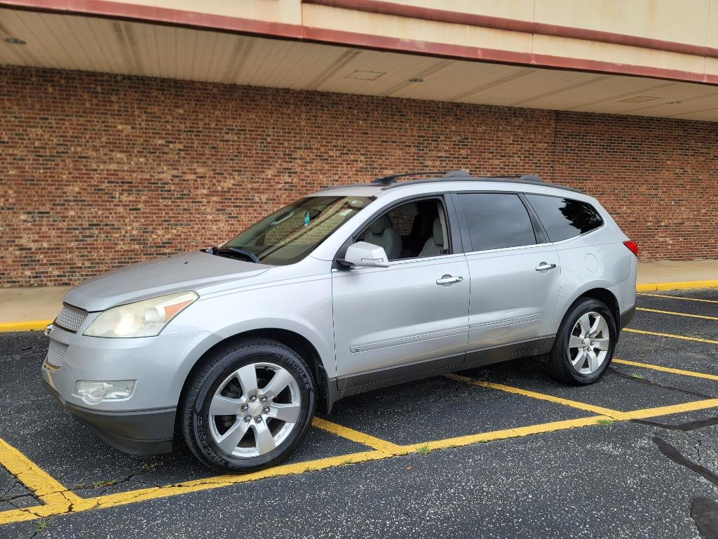 2009 Chevrolet Traverse LTZ photo
