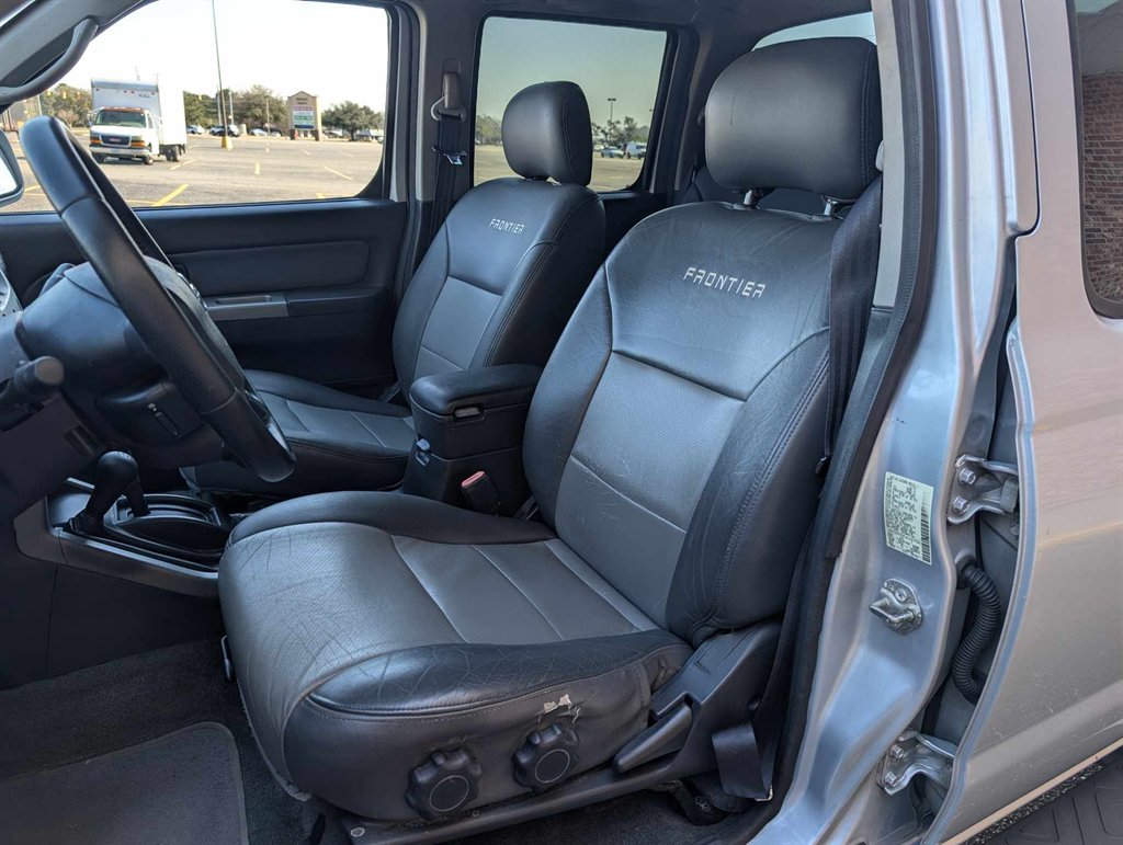 2003 Nissan Frontier SC-V6 photo