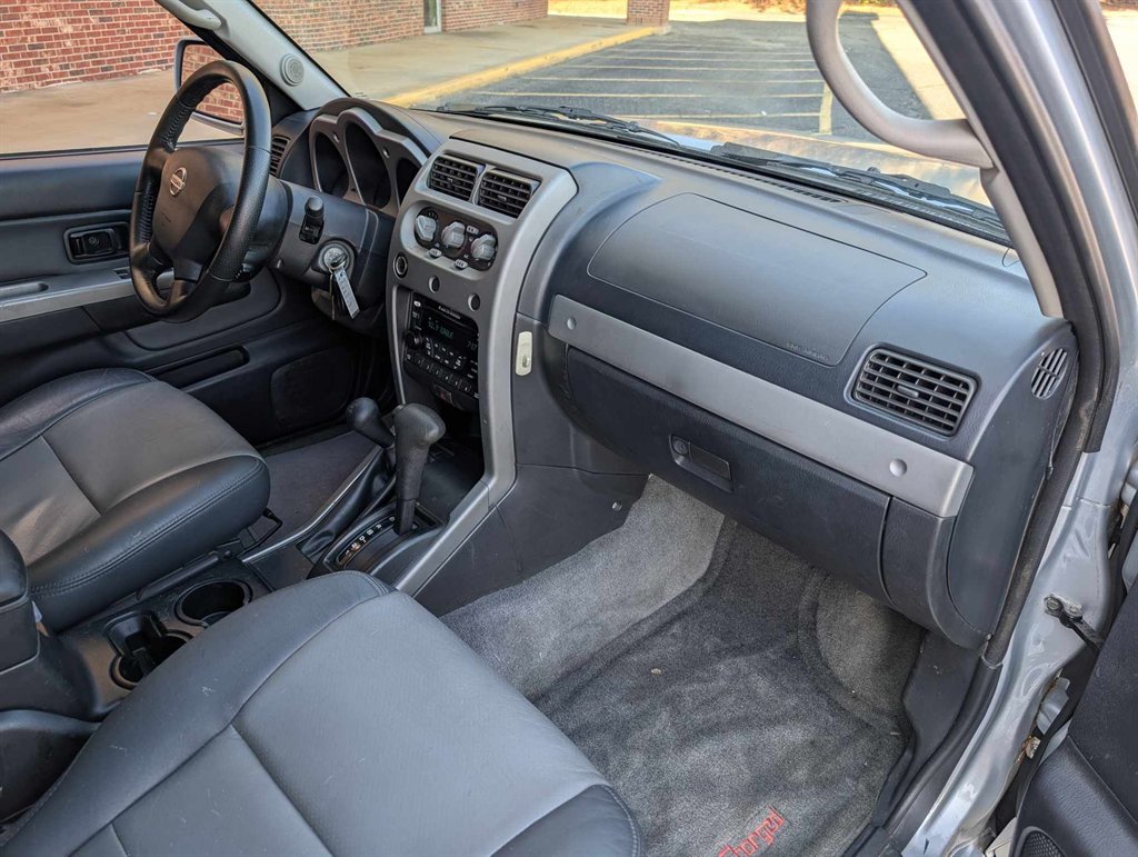 2003 Nissan Frontier SC-V6 photo