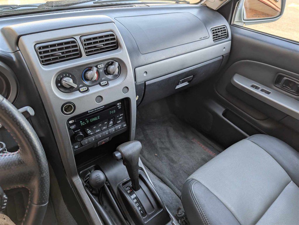 2003 Nissan Frontier SC-V6 photo
