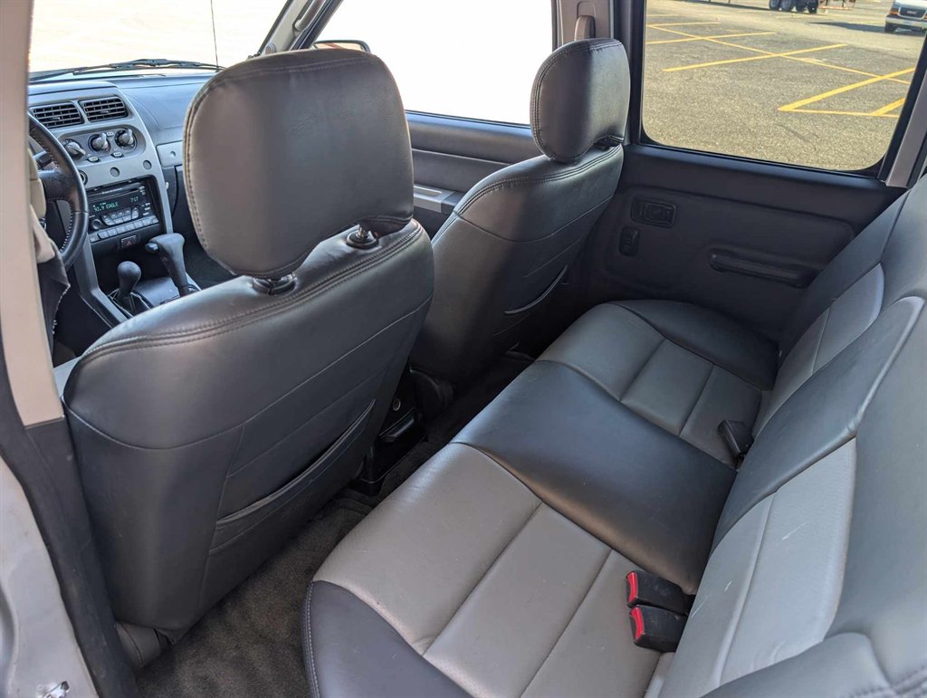2003 Nissan Frontier SC-V6 photo