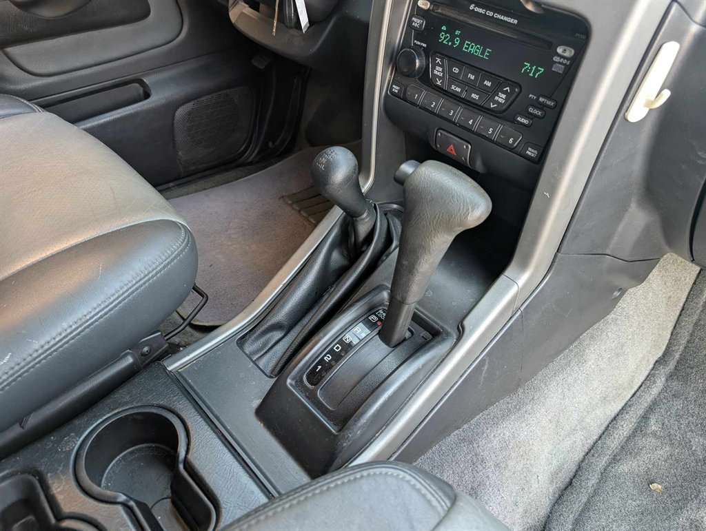 2003 Nissan Frontier SC-V6 photo