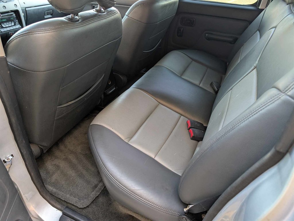 2003 Nissan Frontier SC-V6 photo