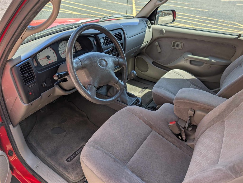 2004 Toyota Tacoma photo