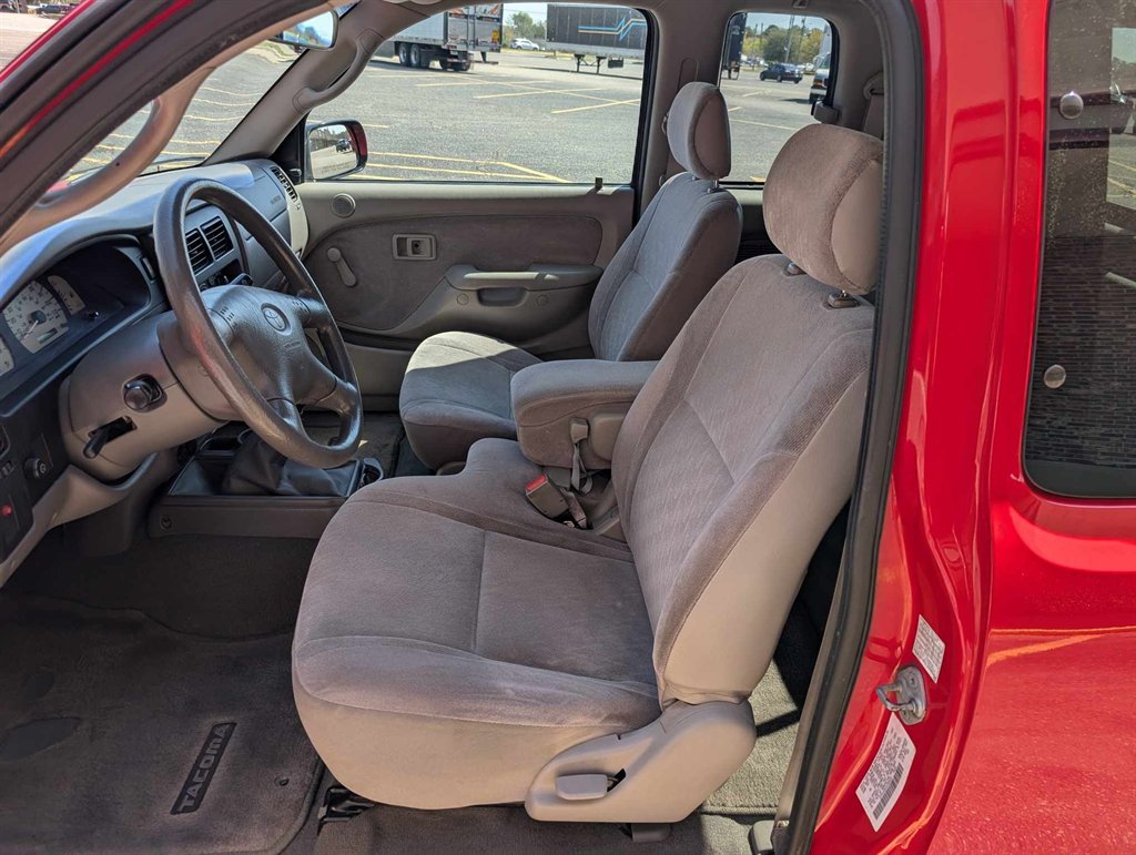 2004 Toyota Tacoma photo