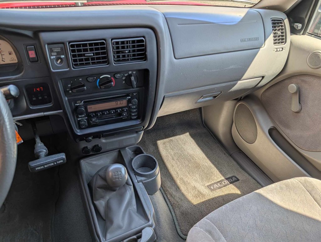 2004 Toyota Tacoma photo
