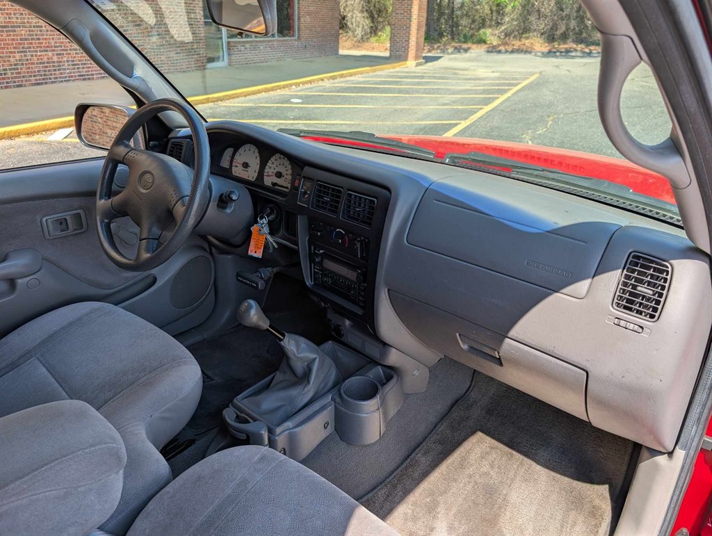 2004 Toyota Tacoma photo