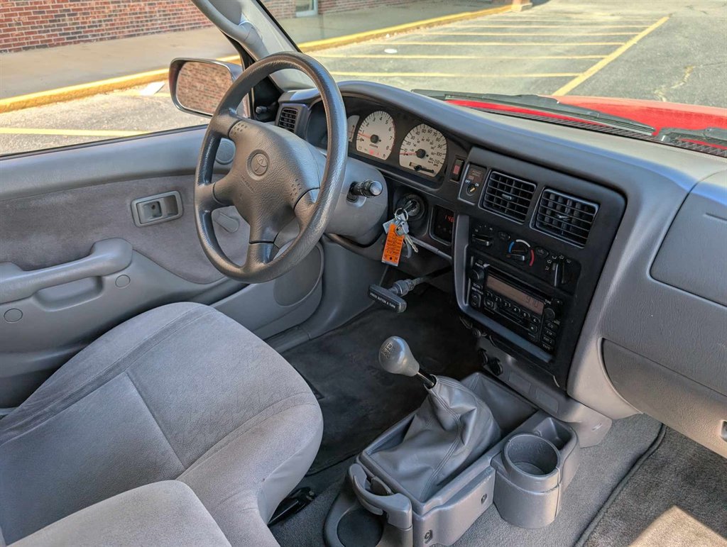 2004 Toyota Tacoma photo