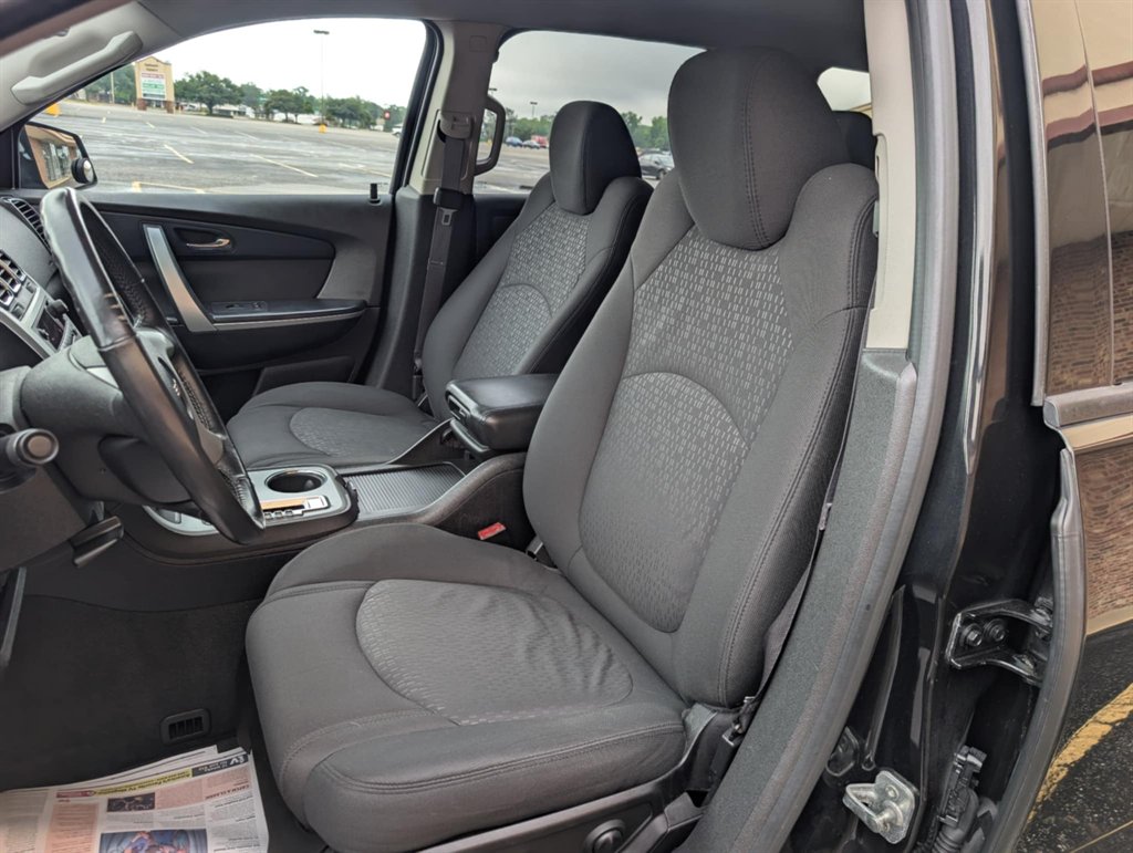 2012 GMC Acadia SLE photo