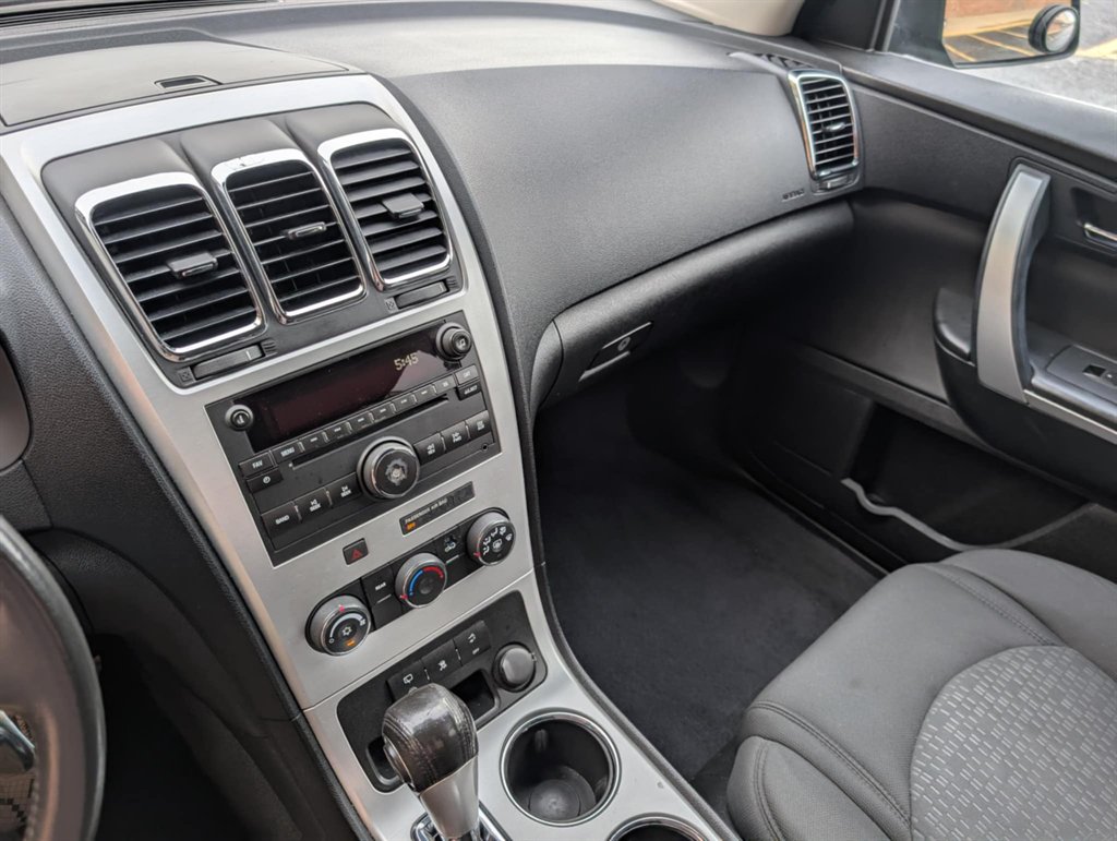 2012 GMC Acadia SLE photo