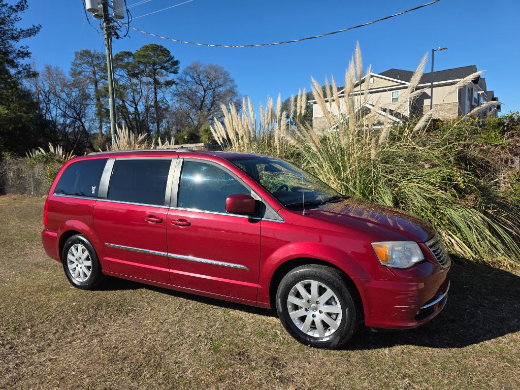 2014 Chrysler Town & Country - $7,980