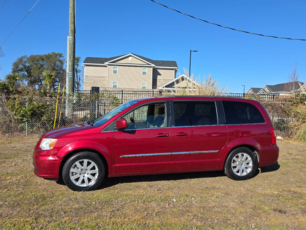 2014 Chrysler Town & Country - $7,980
