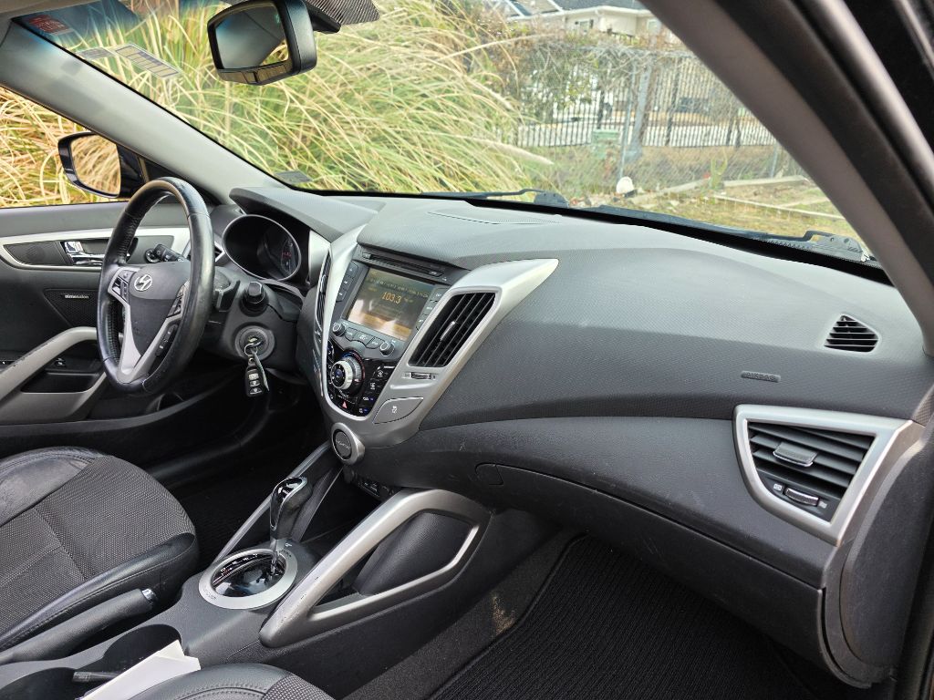 2013 Hyundai Veloster - $5,999