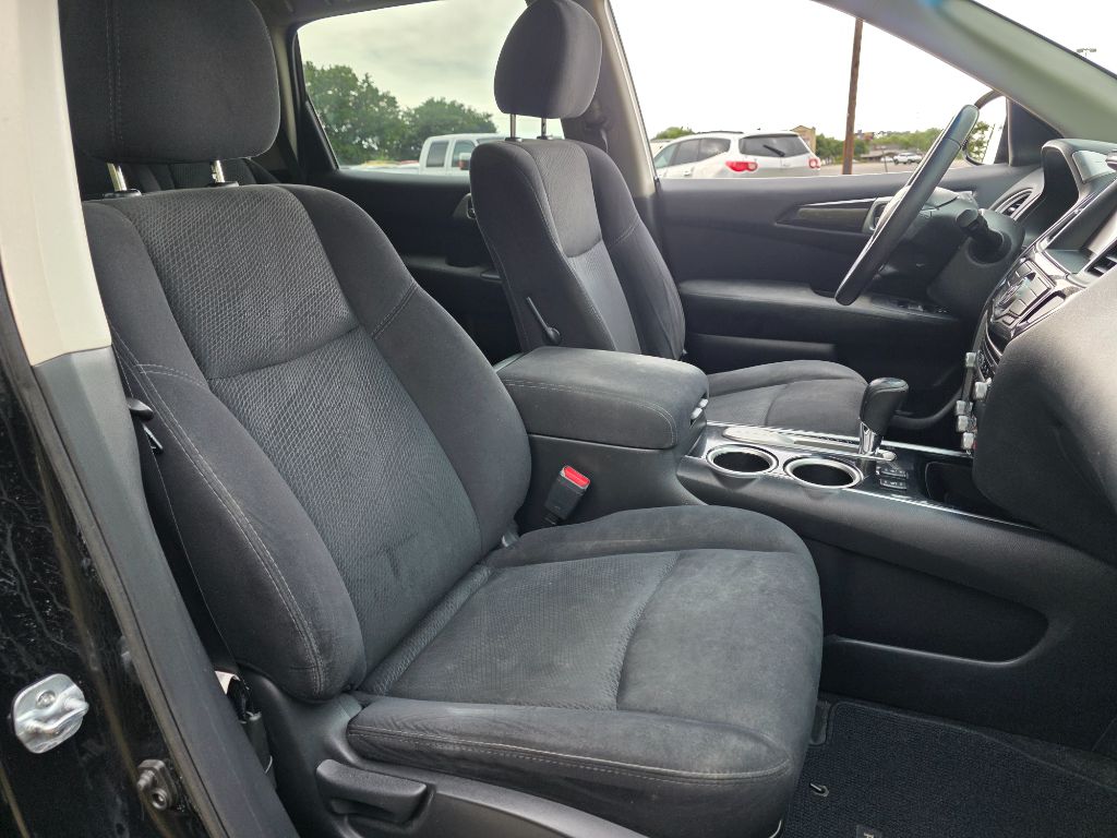 2016 Nissan Pathfinder - $6,980