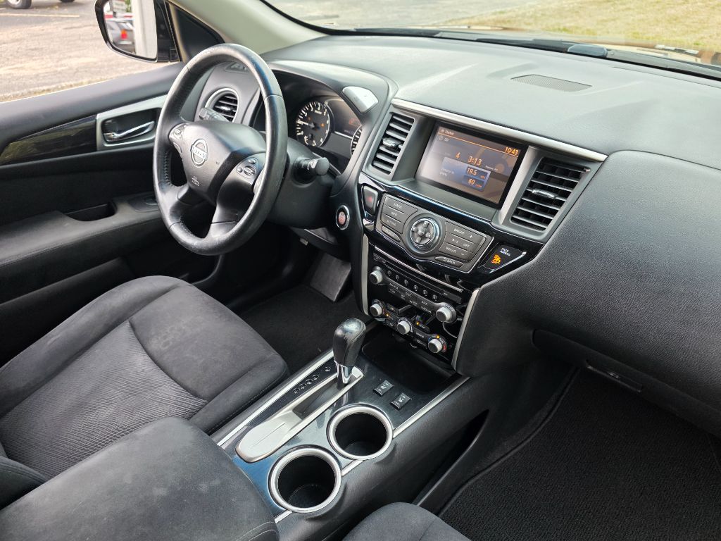 2016 Nissan Pathfinder - $6,980