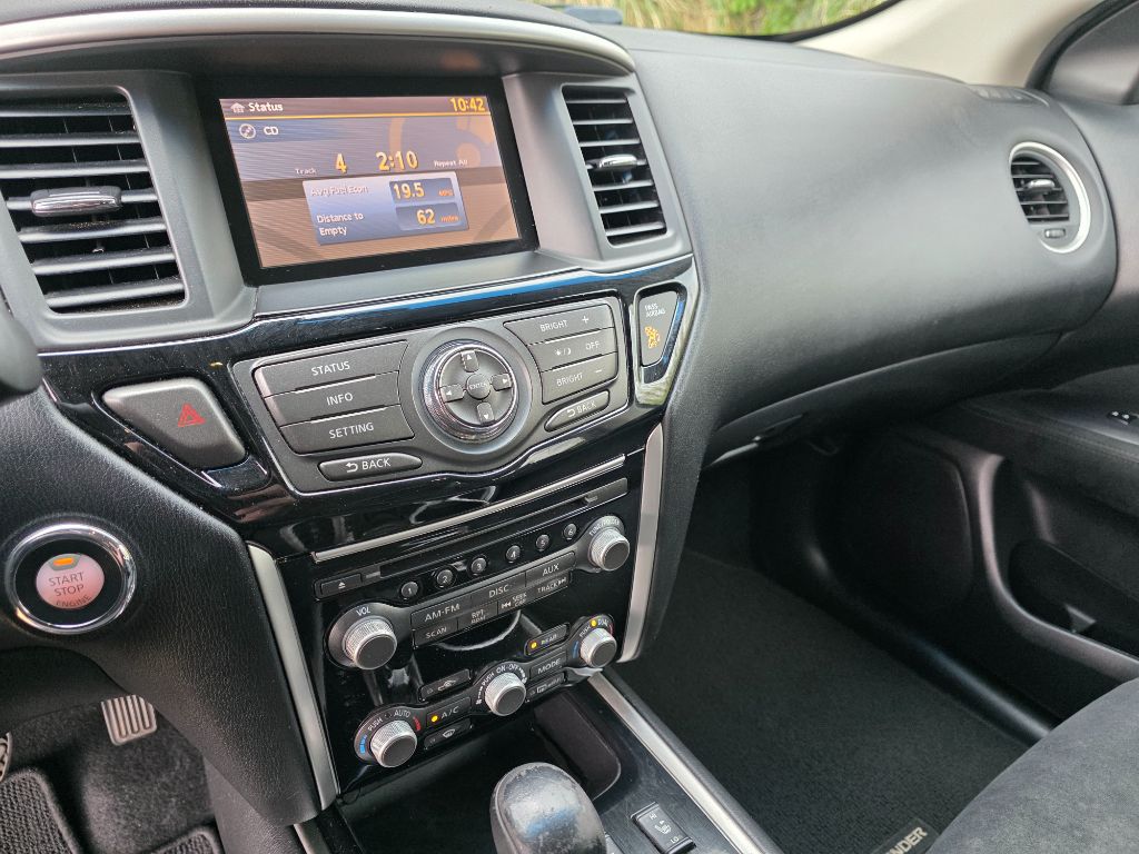 2016 Nissan Pathfinder - $6,980