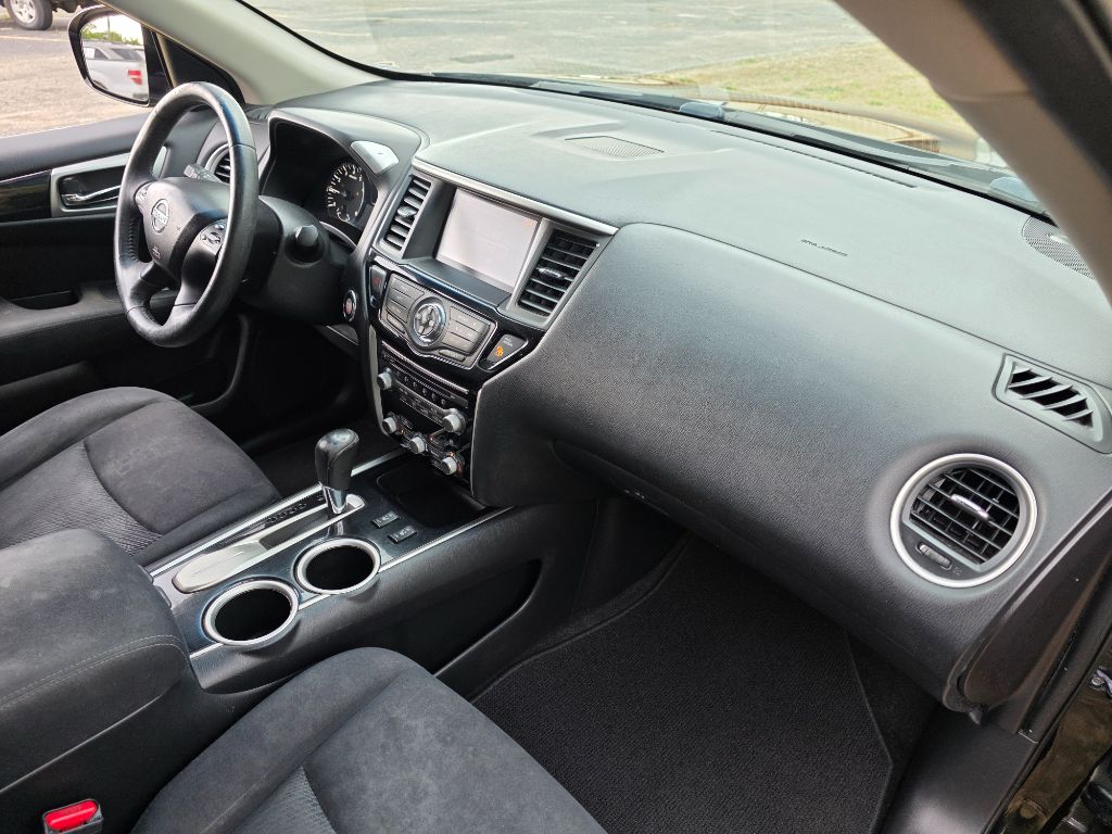 2016 Nissan Pathfinder - $6,980