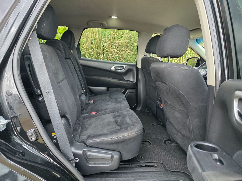 2016 Nissan Pathfinder - $6,980
