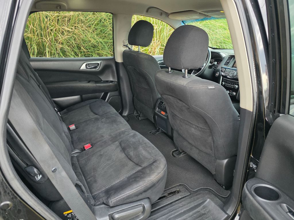 2016 Nissan Pathfinder - $6,980