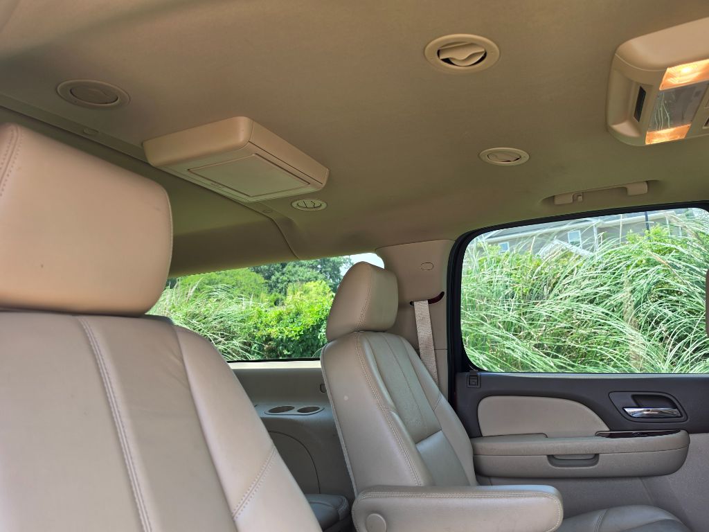 2014 Chevrolet Suburban - $6,980
