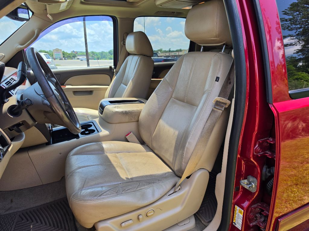 2014 Chevrolet Suburban - $6,980