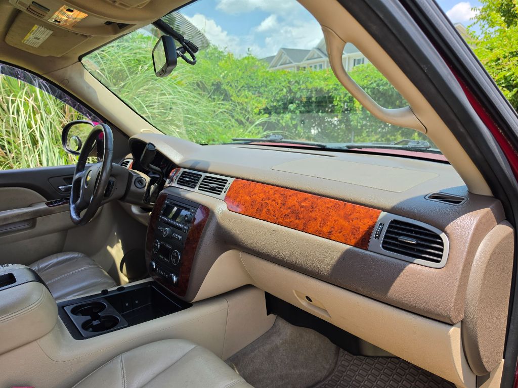 2014 Chevrolet Suburban - $6,980