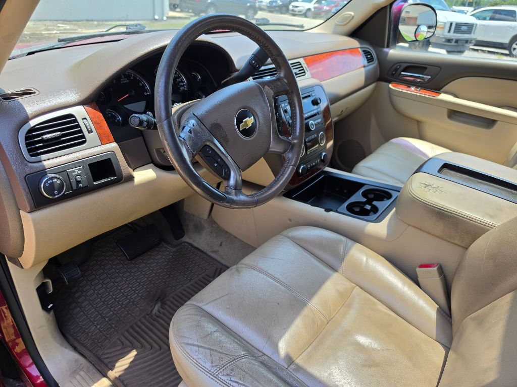 2014 Chevrolet Suburban - $6,980