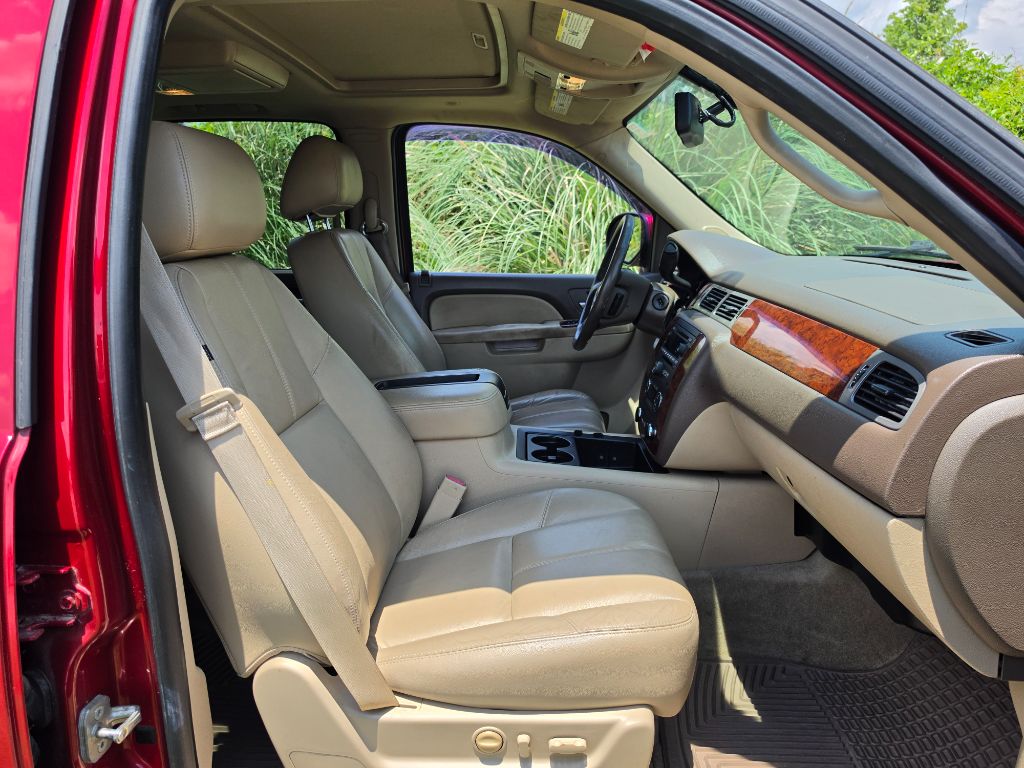 2014 Chevrolet Suburban - $6,980